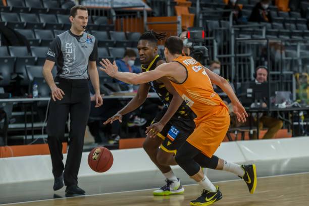 用实际表现 用实际表现