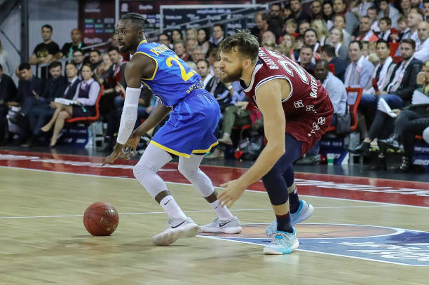 需要同时具 需要同时具